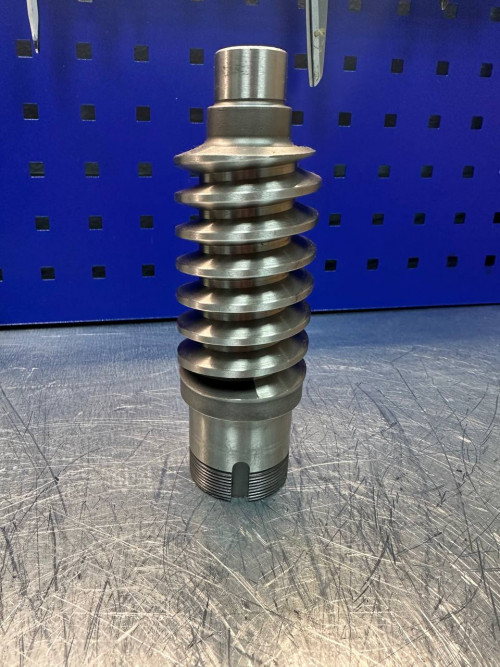 Червячный вал механизма поворота Tadano ZF